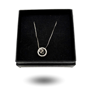 Collier moderne argenté – pendentif rond avec cage cubique et Campo del Cielo